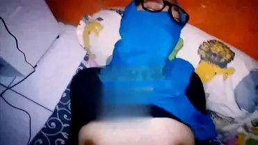 Bokep Indo Cewek Hijaber Dientot Crot Di Wajah poster