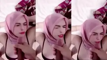 Diyana Sakura Pasrah Muka Penuh Air Mani Panas poster