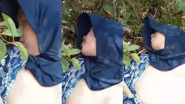 Kebun Kosong Jadi Saksi ABG SMP Jilbab Ngentot poster